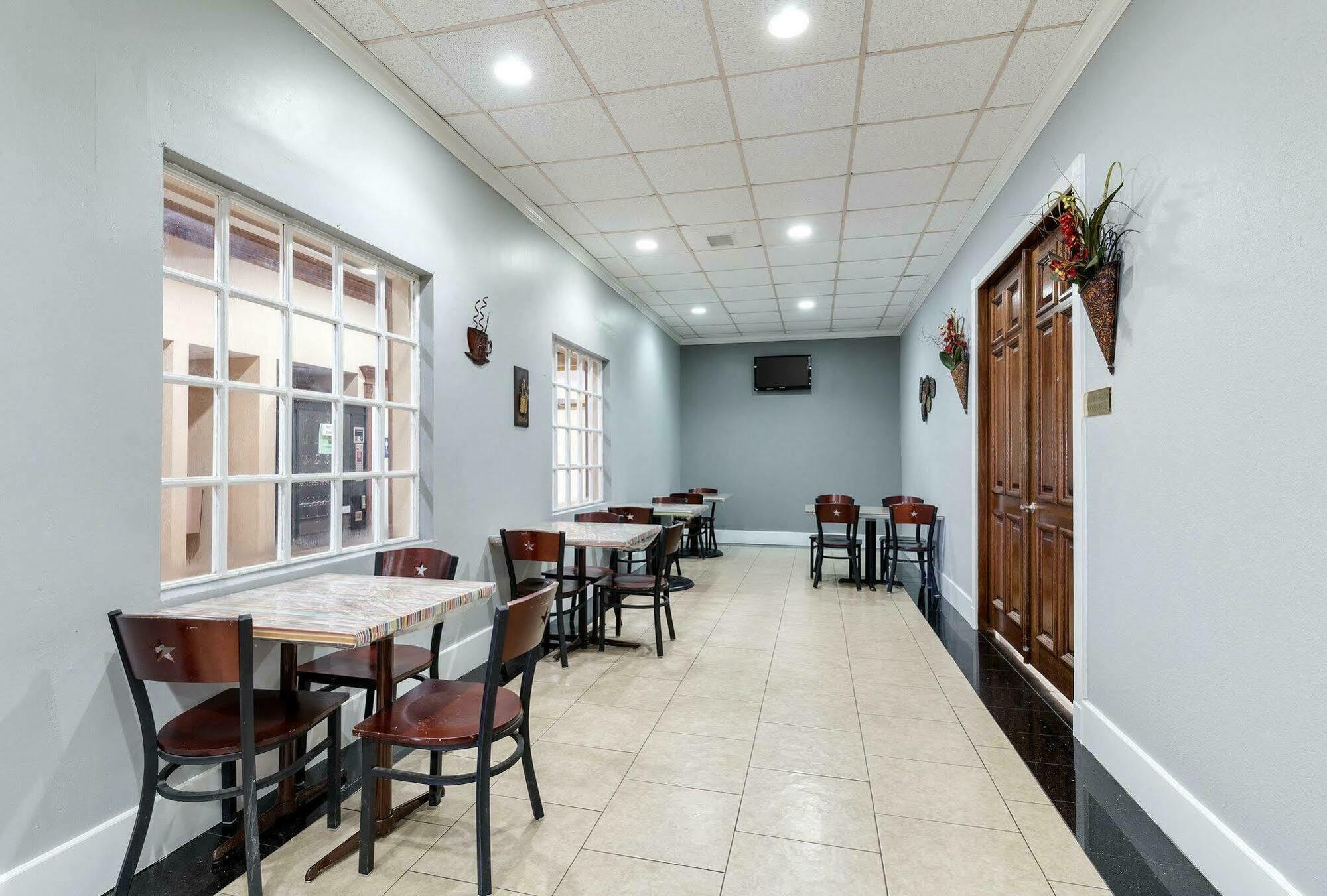 Hotel Elev8 Conroe Exterior foto